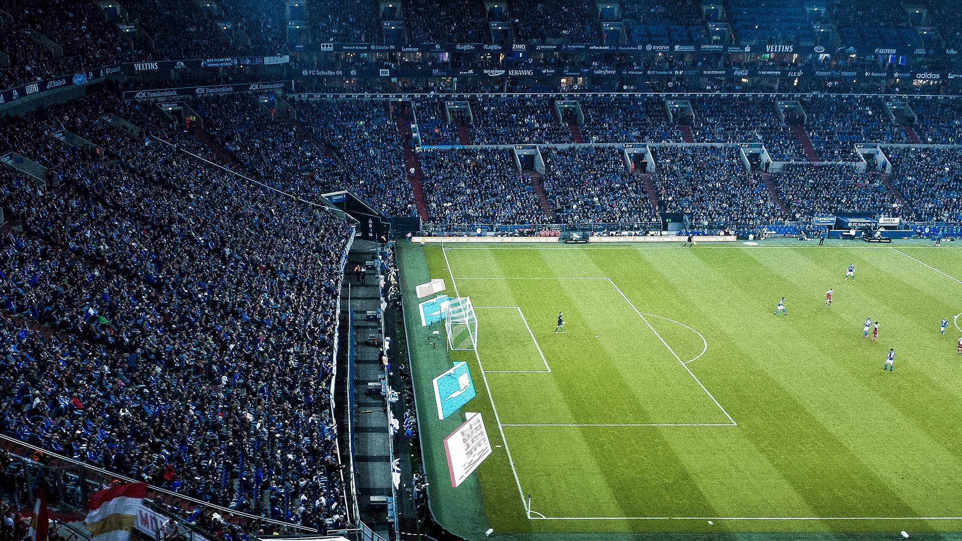 决赛期间技术VAR判罚引发争议，var操控比赛